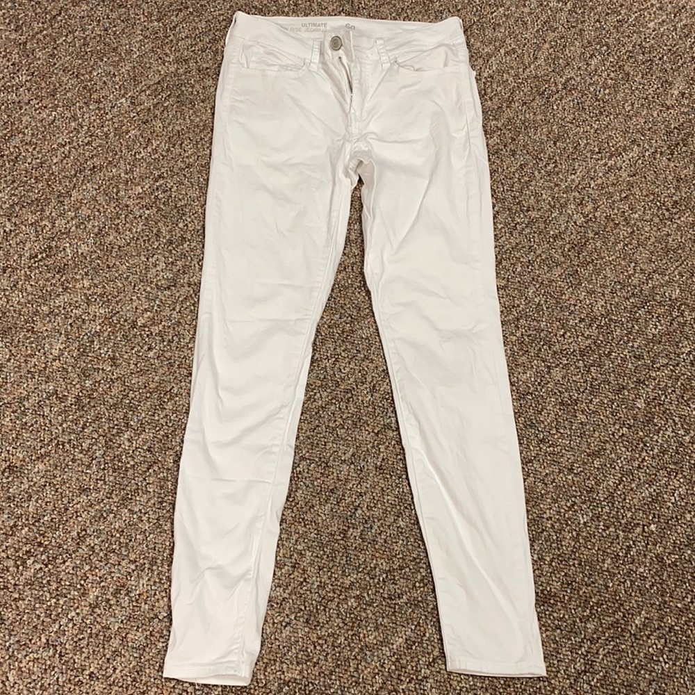 SO white low rise jegging. Size 7